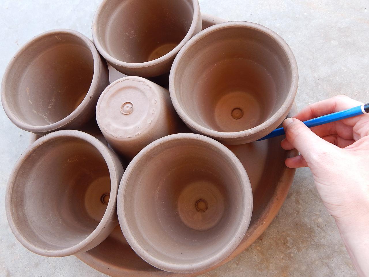 Make a Terra-Cotta Pot School Supplies Organizer