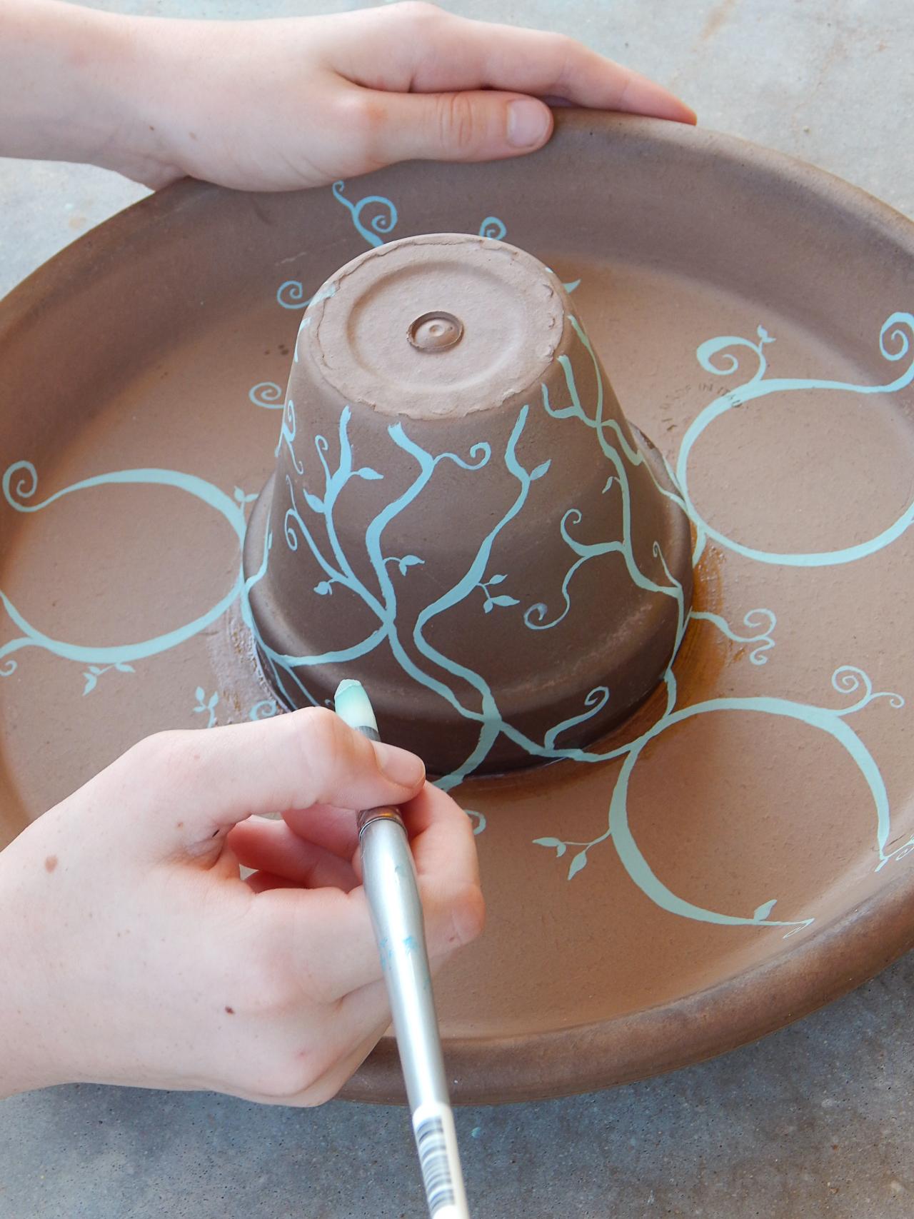 Make a Terra-Cotta Pot School Supplies Organizer