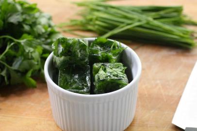 3 Ways to Freeze Fresh Herbs with Pampered Chef - Simply Scratch