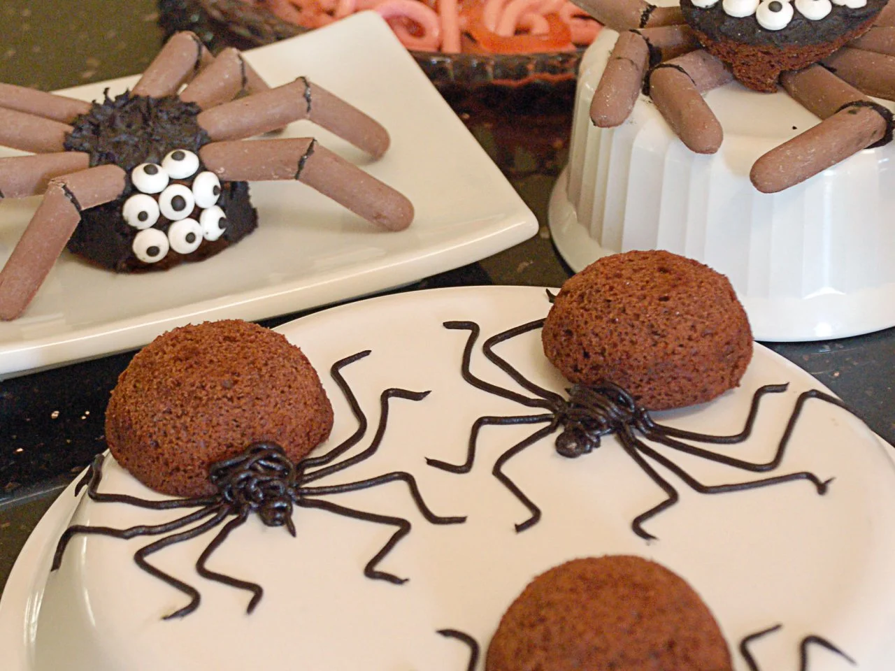 Halloween Recipes: Jell-O Gummy Worms and Cupcake Spiders | HGTV