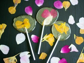 Pressed Flower Lollipops