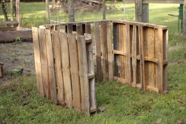 How to Make a Compost Bin from Pallets: Easy DIY Guide