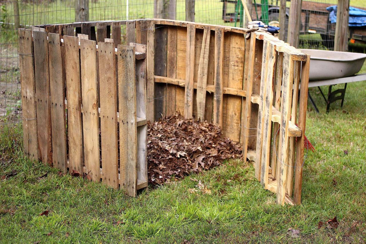 How to Build a Compost Bin From Recycled Pallets - Exmark's Backyard Life