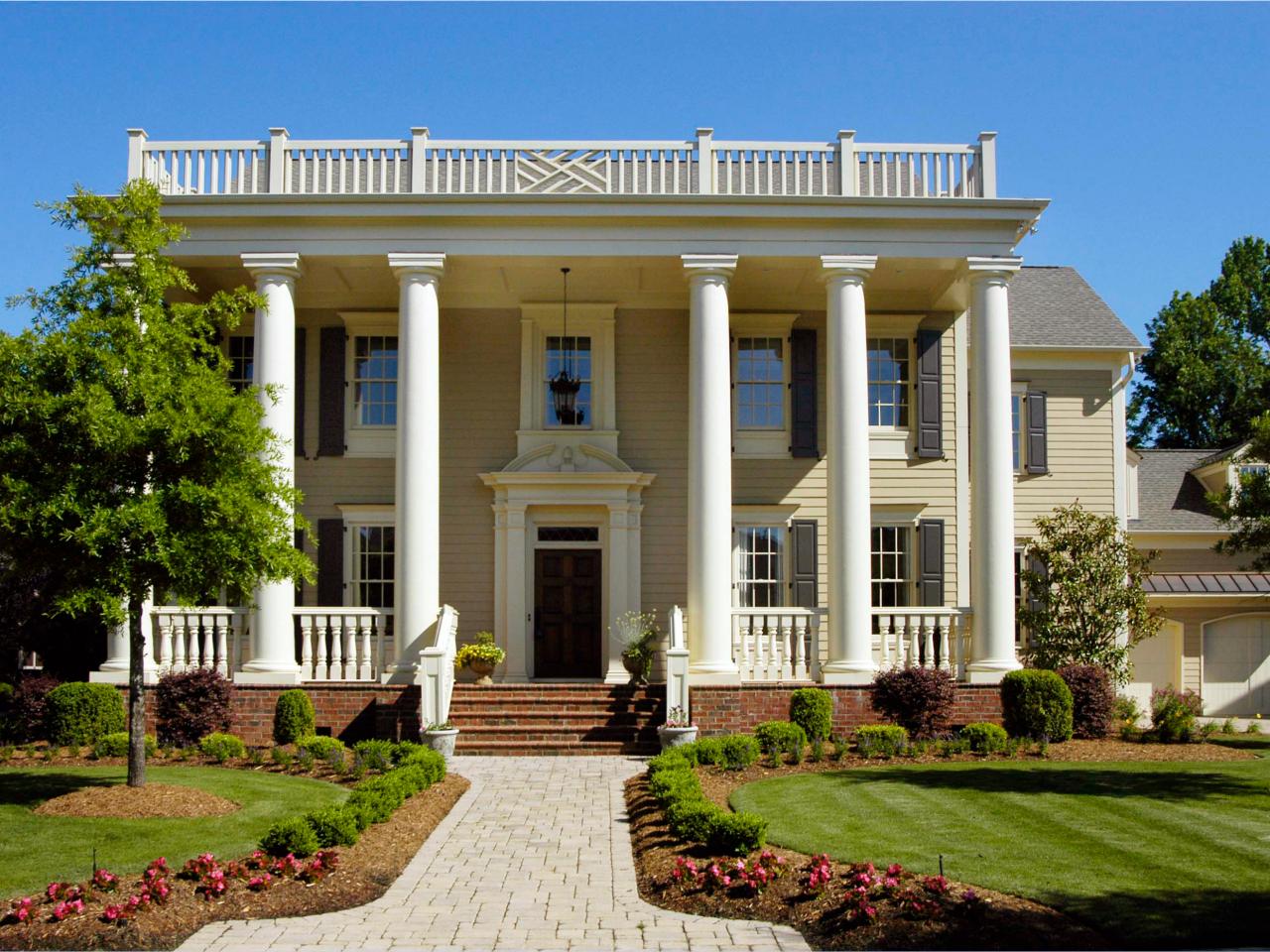 Greek revival architecture with round columns