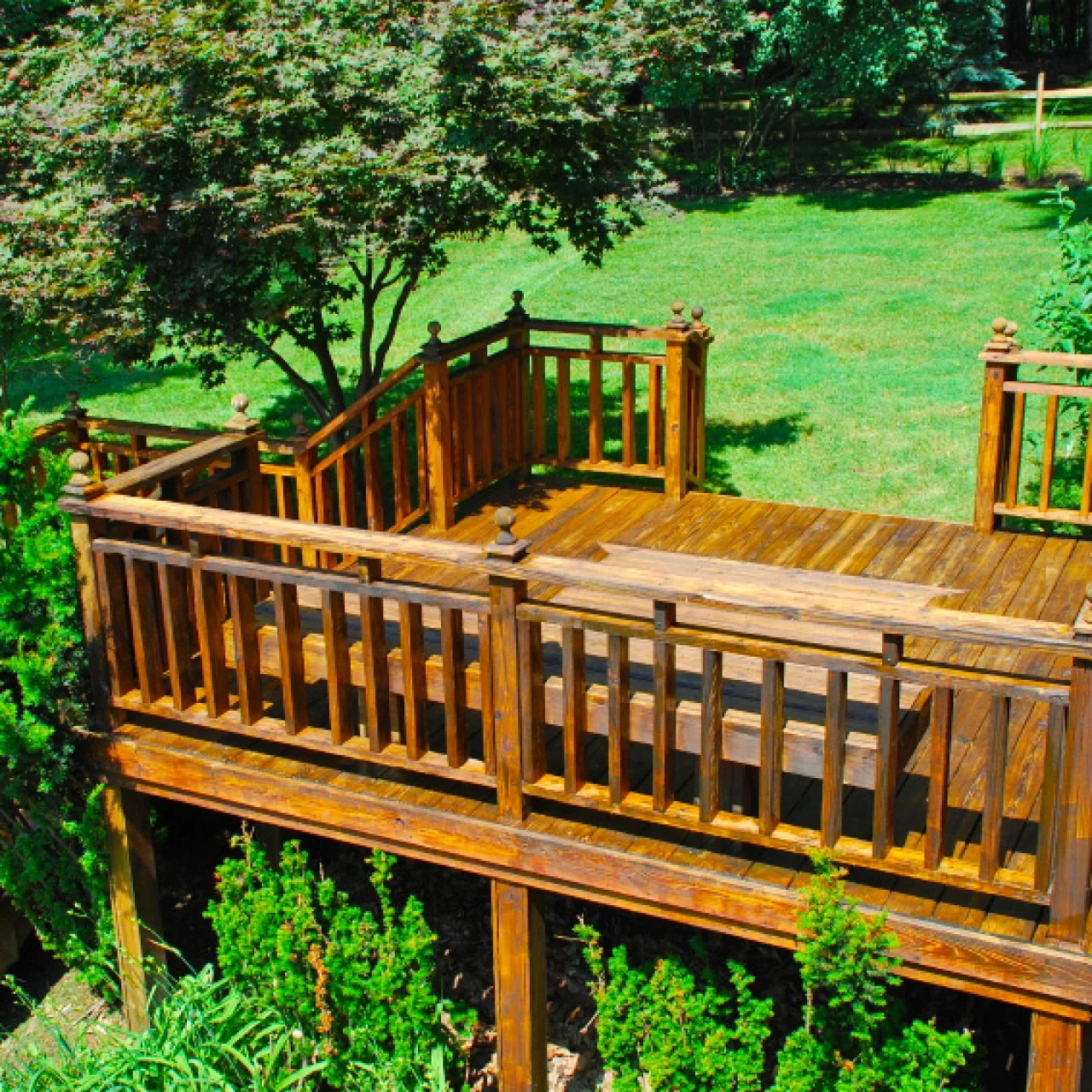 Decks for Every Location | HGTV, image size:1280x1280
