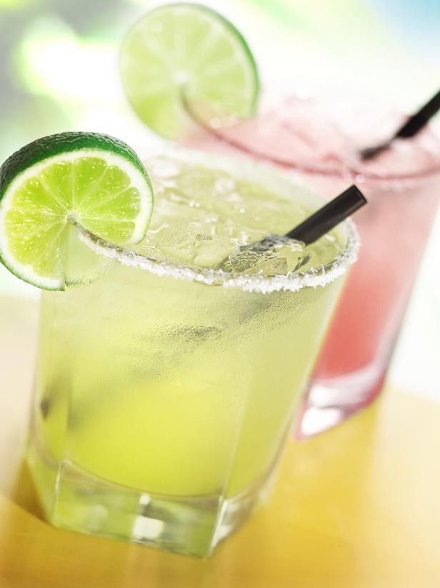 iStock-1908542_lavender-margarita-with-lime_s3x4