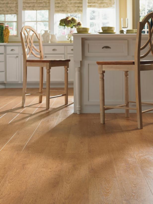 Laminate Flooring In The Kitchen, How To Lay Laminate Wood Flooring In Kitchen
