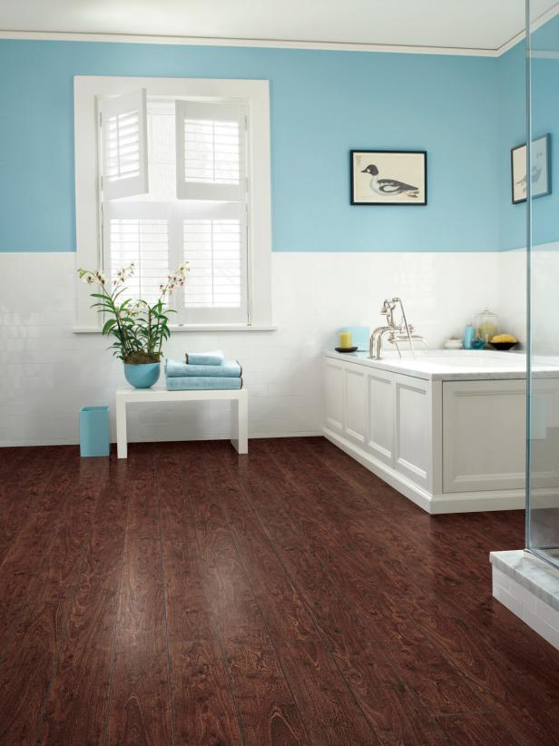 Laminate Bathroom Floors, How To Put Laminate Flooring In Bathroom