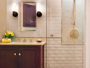 Clean Lines Bring Transitional Style to Bath