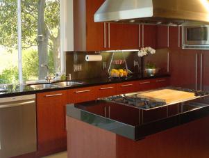 speck_kitchen-with-large-hood-16_s4x3