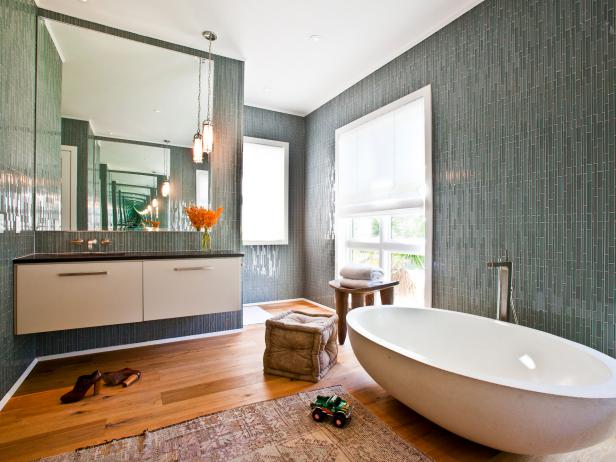 Original_Bathroom-Tile-Cortney-Bishop-Glass-Vertical-Tiles_s4x3