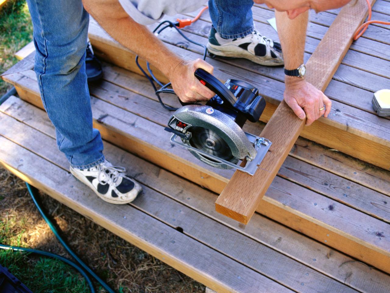 A Hard-Working Deck Builder&#39;s Rig | HGTV