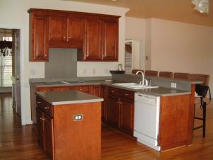 Original_lillian-martin-hayes-kithen-cabinets-before_s4x3