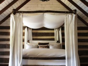 Rustic Bedroom With Canopy Bed 