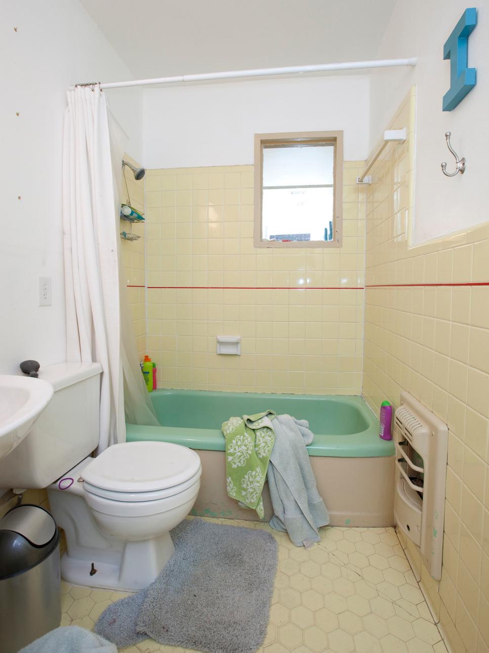 20 Small Bathroom Before and Afters | HGTV