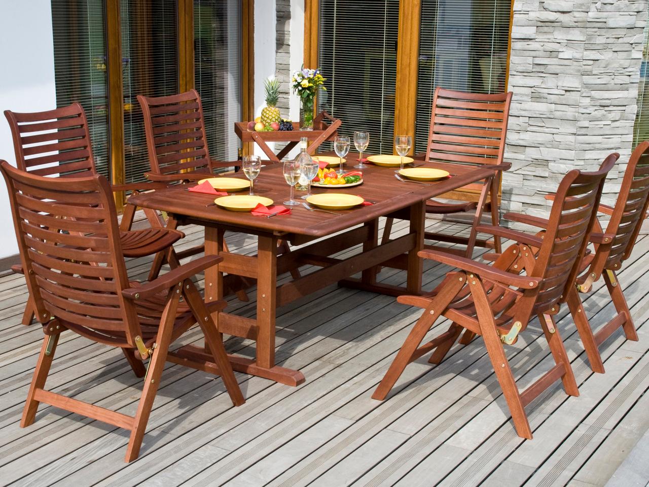 Refinishing Wooden Outdoor Furniture Diy, What Oil To Use On Outdoor Wood Furniture