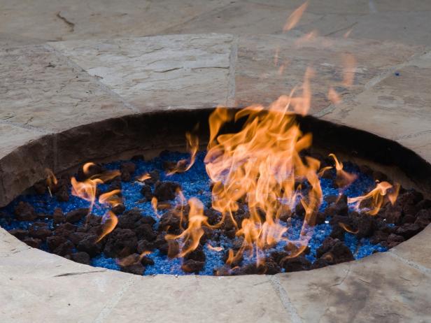 Propane Vs Natural Gas For A Fire Pit, Outdoor Gas Fire Pit With Glass Rocks