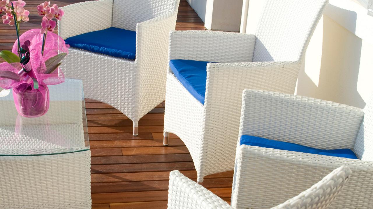 Oasis of Comfort: Great Blue Dock Furniture on Floating Docks