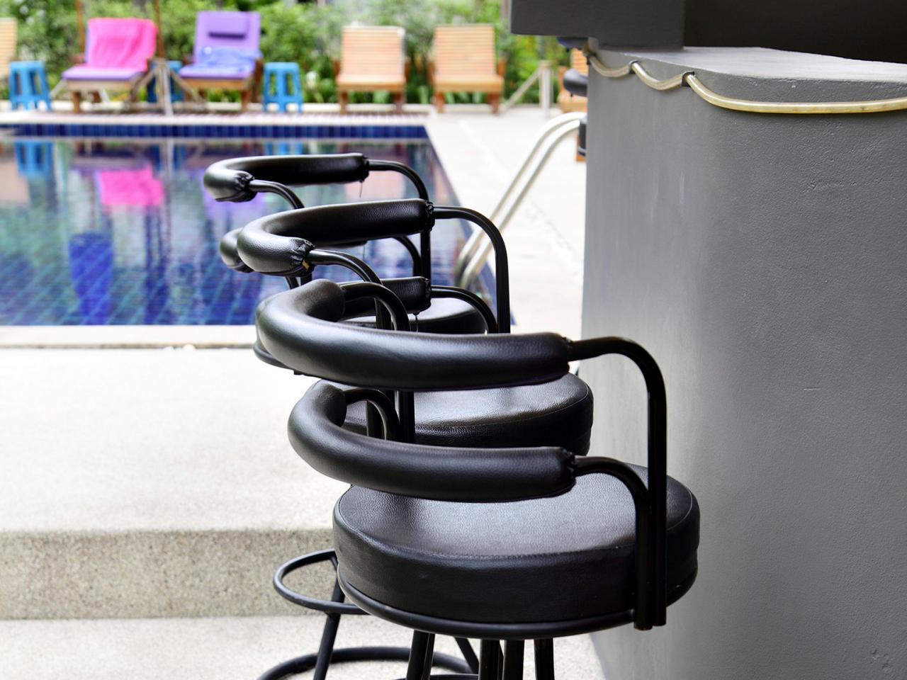 Outdoor deals pub stools