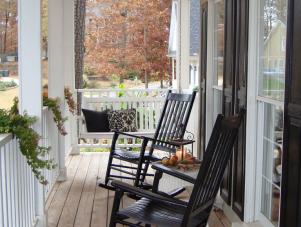 RMS-11044991_front-porch-in-fall_s3x4