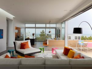 DP_SPG-Architects-Indoor-outdoor-living-space-with-vibrant-accents_s4x3