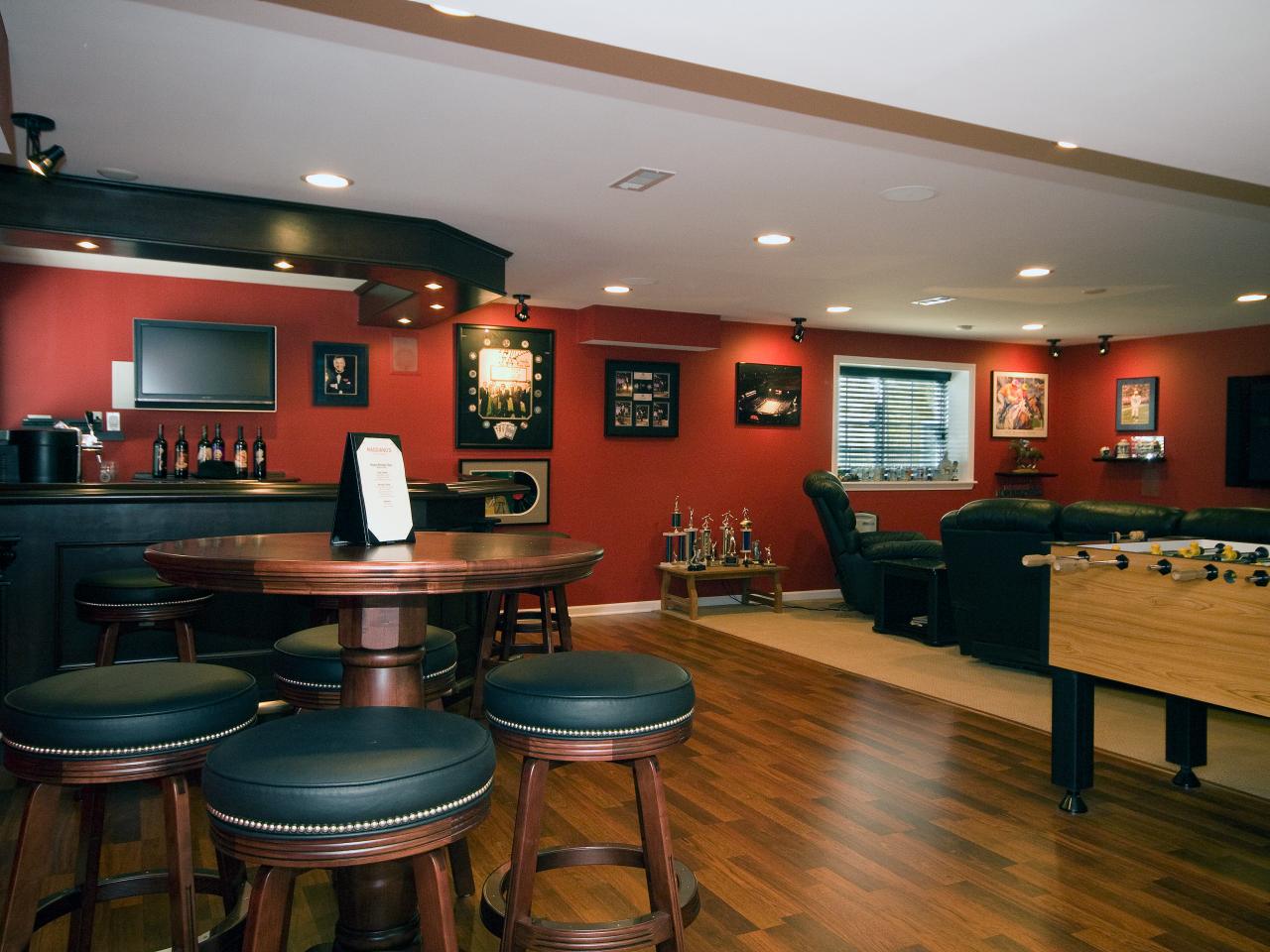 10 Spectacular Man Cave Ideas