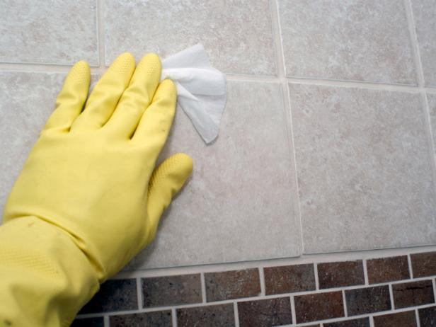 RX-istock-12037388_rubber-glove-hand-wiping-mildew-mold-bathroom-tile_s4x3