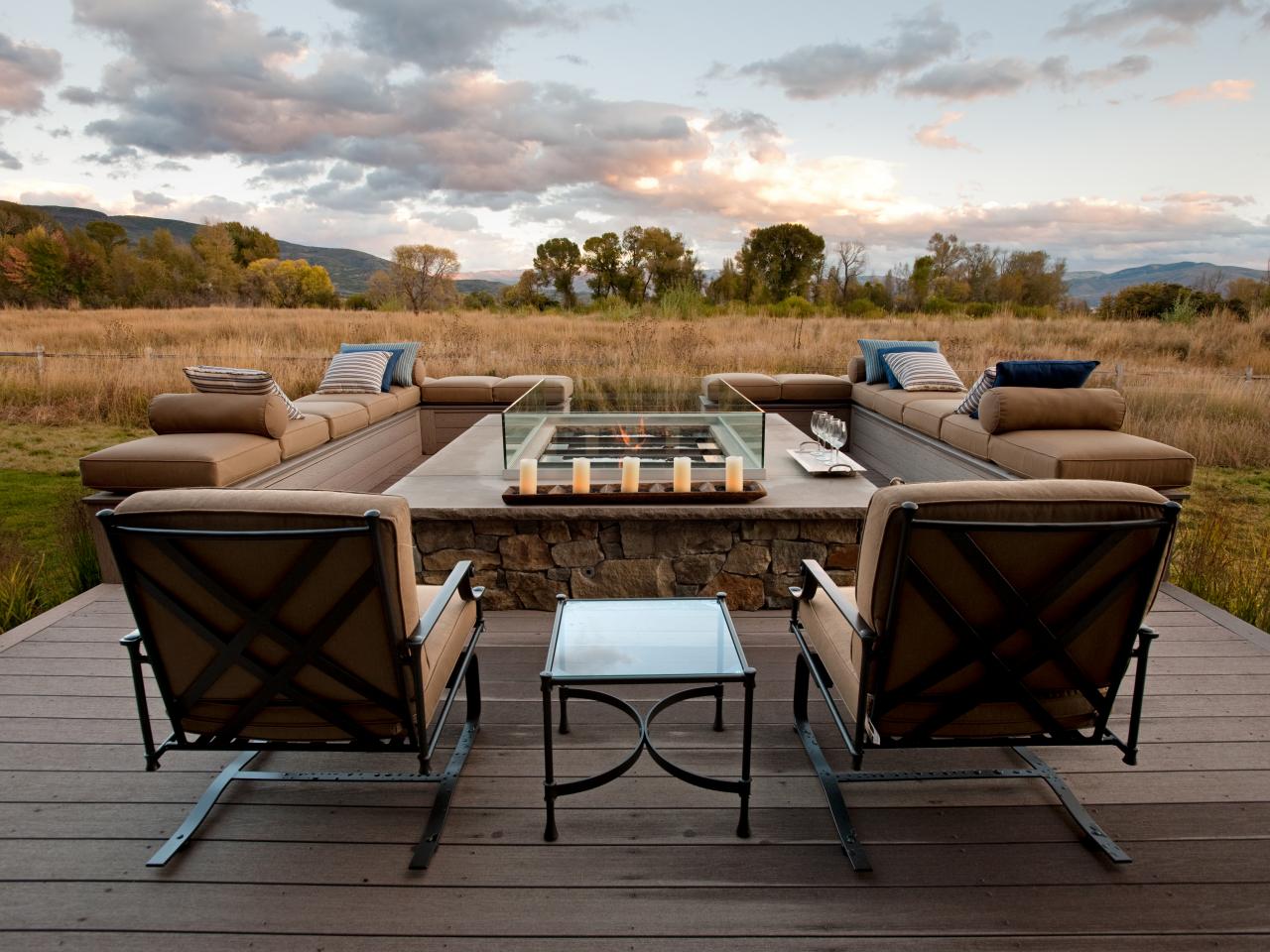 Tips and photos from the experts at HGTV on including gas fire pits into your patio designs.