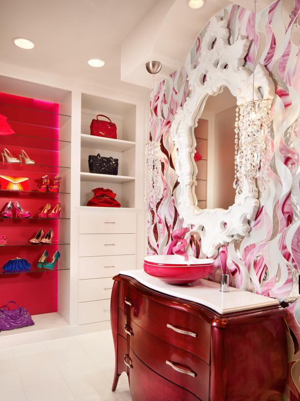 crazy bathroom/ closet area 