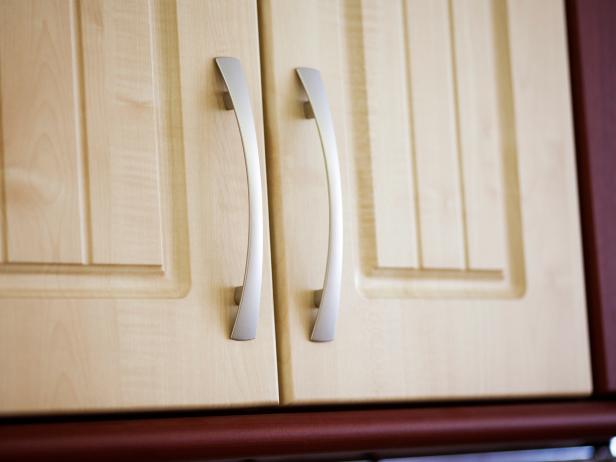 Kitchen Cabinet Hardware Ideas: Pictures, Options, Tips ...