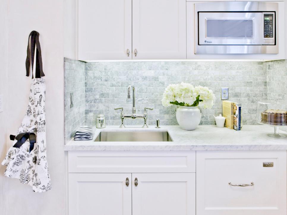 Marble Kitchen Countertops, What Backsplash Goes Well With Marble Countertops