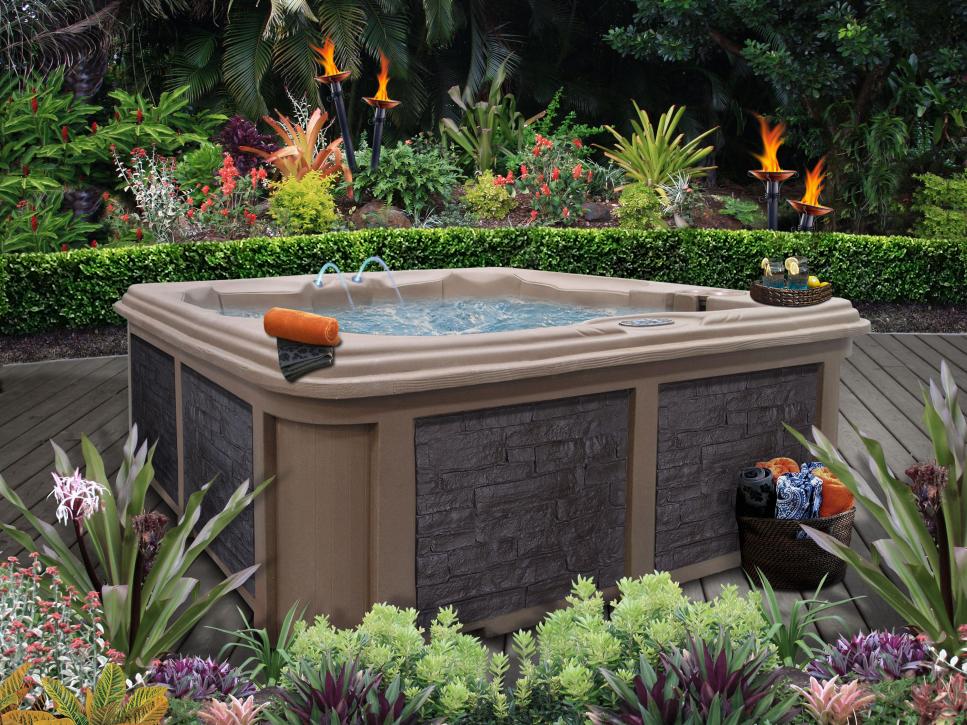 7 Sizzling Hot Tub Designs, Outdoor Spa Decorating Ideas Pictures