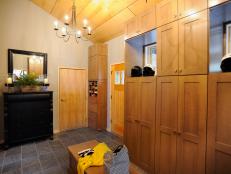 11-DH2011_mudroom-entry-cabinets_4x3
