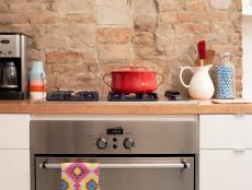Make-Room-modern-cottage-kitchen-white-brick-stove_s4x3