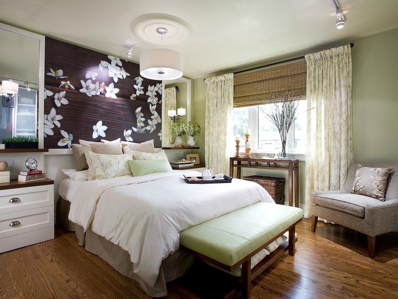 Contemporary Bedroom Lighting HGTV   1409162620133 