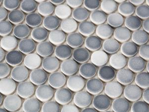 BPF_holiday-house_interior_choosing_kitchen_mosaic_backsplash_gradient_penny_round_tiles_h
