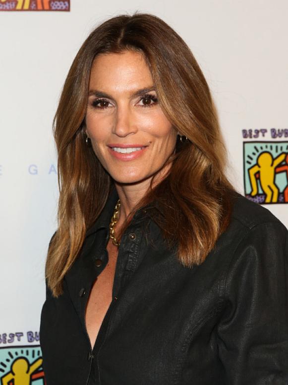 WEST HOLLYWOOD, CA - MARCH 03:  Fashion Model / TV Personality Cindy Crawford attends Best Buddies: The Art Of Friendship at De Re Gallery on March 3, 2016 in West Hollywood, California.  (Photo by Paul Archuleta/FilmMagic)