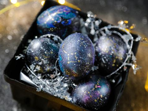 How to Make Painted Galaxy Easter Eggs