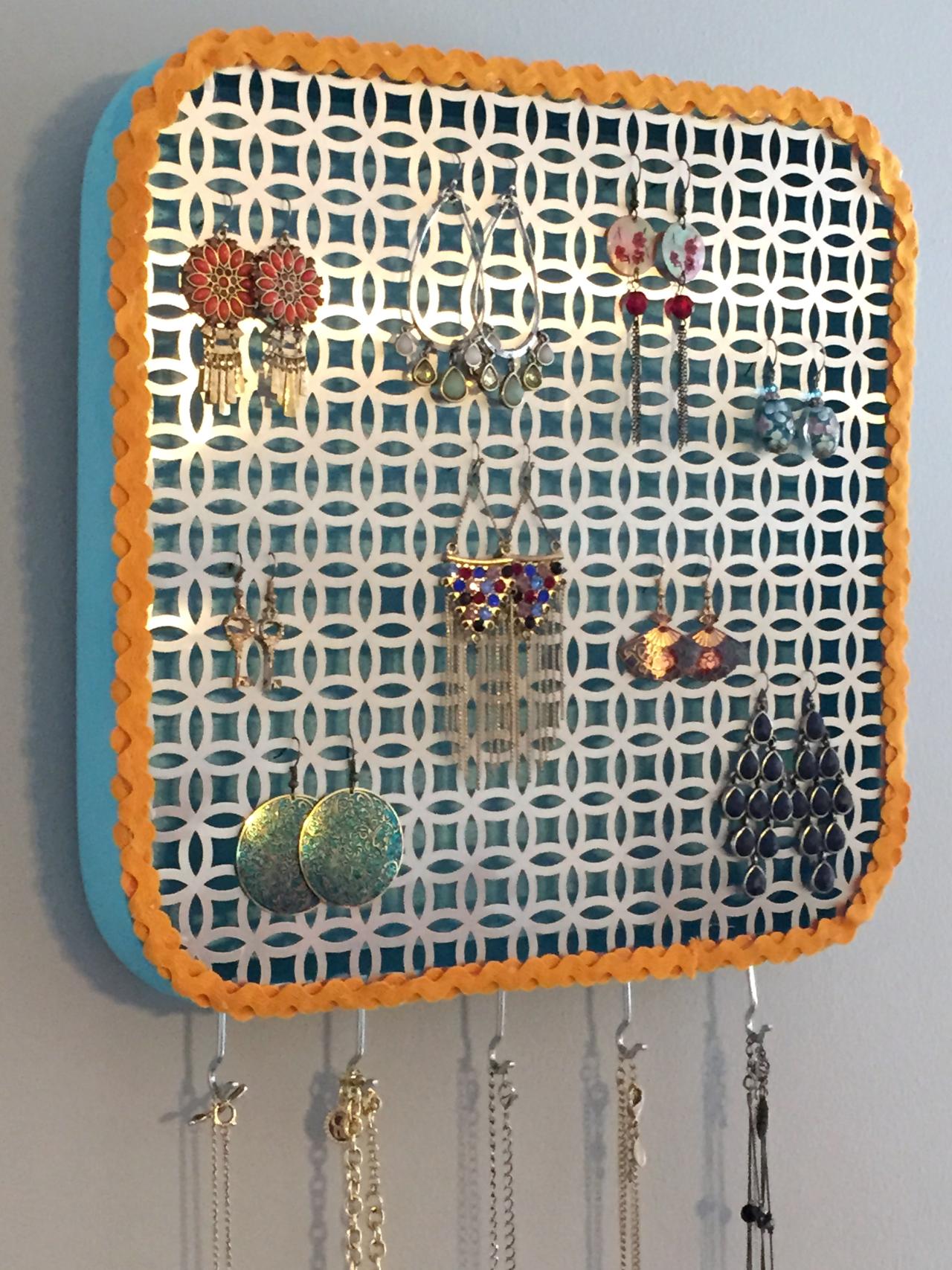 How To Make A Diy Wall Jewelry Organizer Hgtv S Decorating