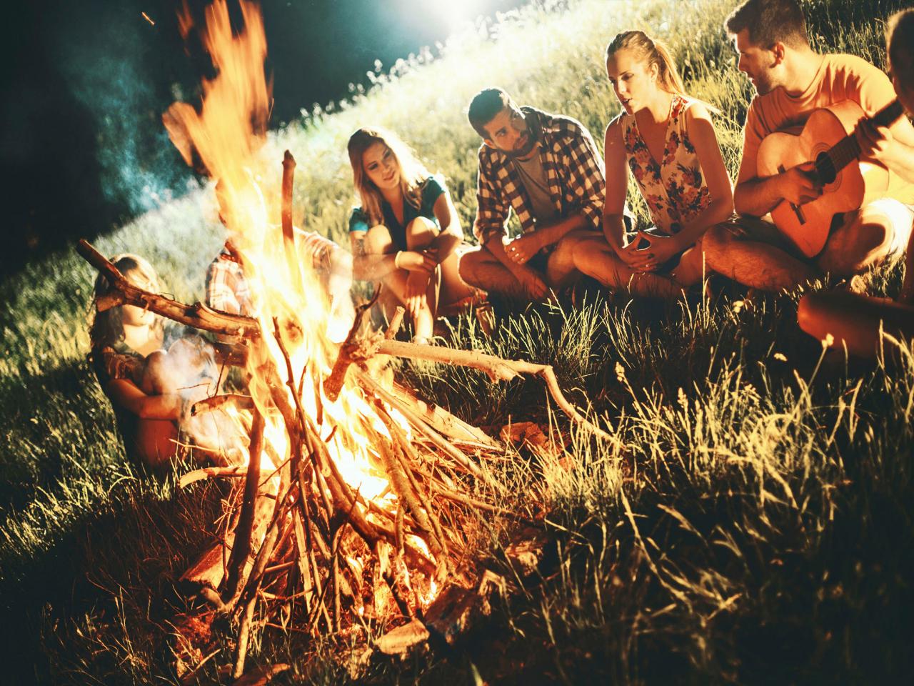 10 Fun Parties To Host Around Your Fire, What To Bring Fire Pit Party