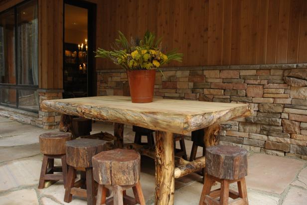 Rustic Outdoor Dining Set Made Of Logs, Rustic Outdoor Patio Table And Chairs