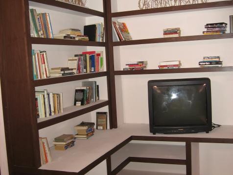 How to Make Built-in Bookshelves