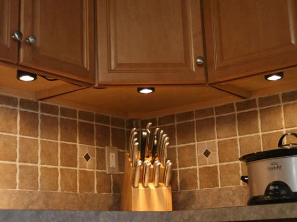 Installing Under Cabinet Lighting, Under Kitchen Cabinet Lighting Without Wiring