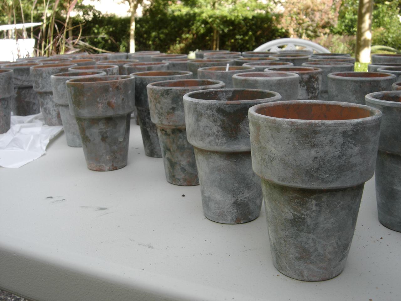 Terra Cotta Pots / 1 : Get the full instructions at happy happy nester.