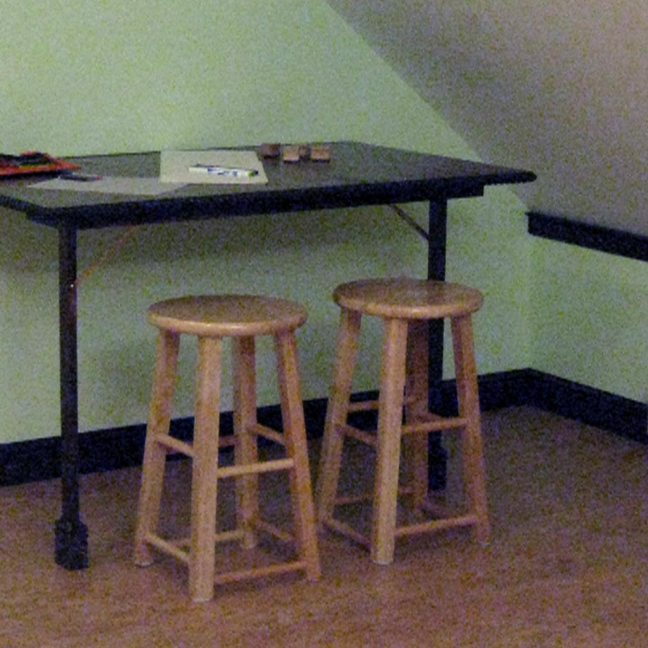 DIY Folding Craft Table (Foldable Desk) Woodworking Plans