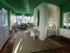 Green Bedroom With Canopy Bed