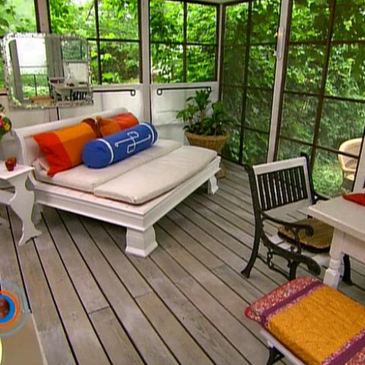 https://hgtvhome.sndimg.com/content/dam/images/hgtv/fullset/2008/11/28/0/0100940_03_Room-Makeover_s4x3.jpg.rend.hgtvcom.1280.1280.suffix/1400944116091.jpeg