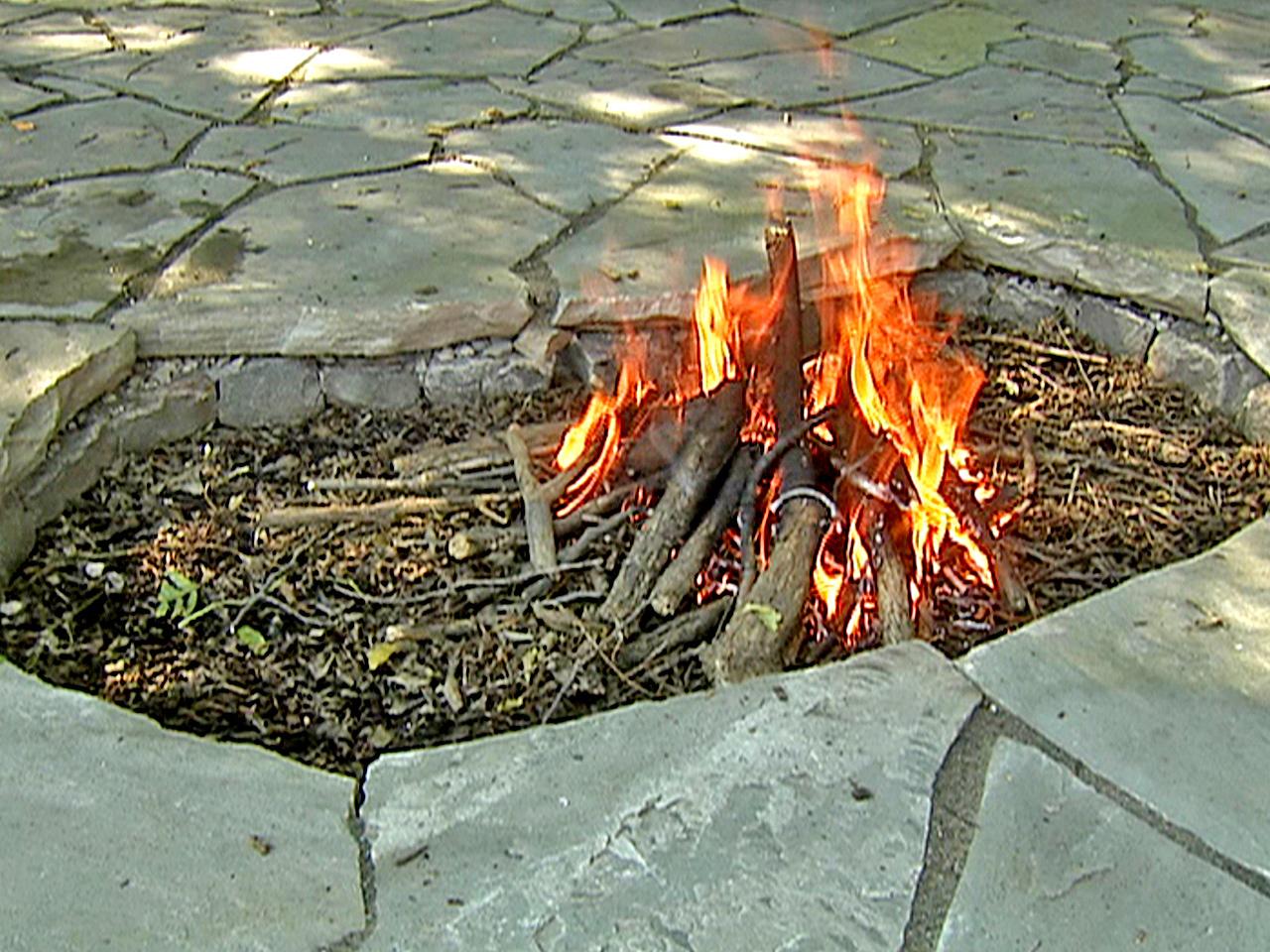 Outdoor Fire Pits And Pit Safety, Can I Burn Wood In A Gas Fire Pit