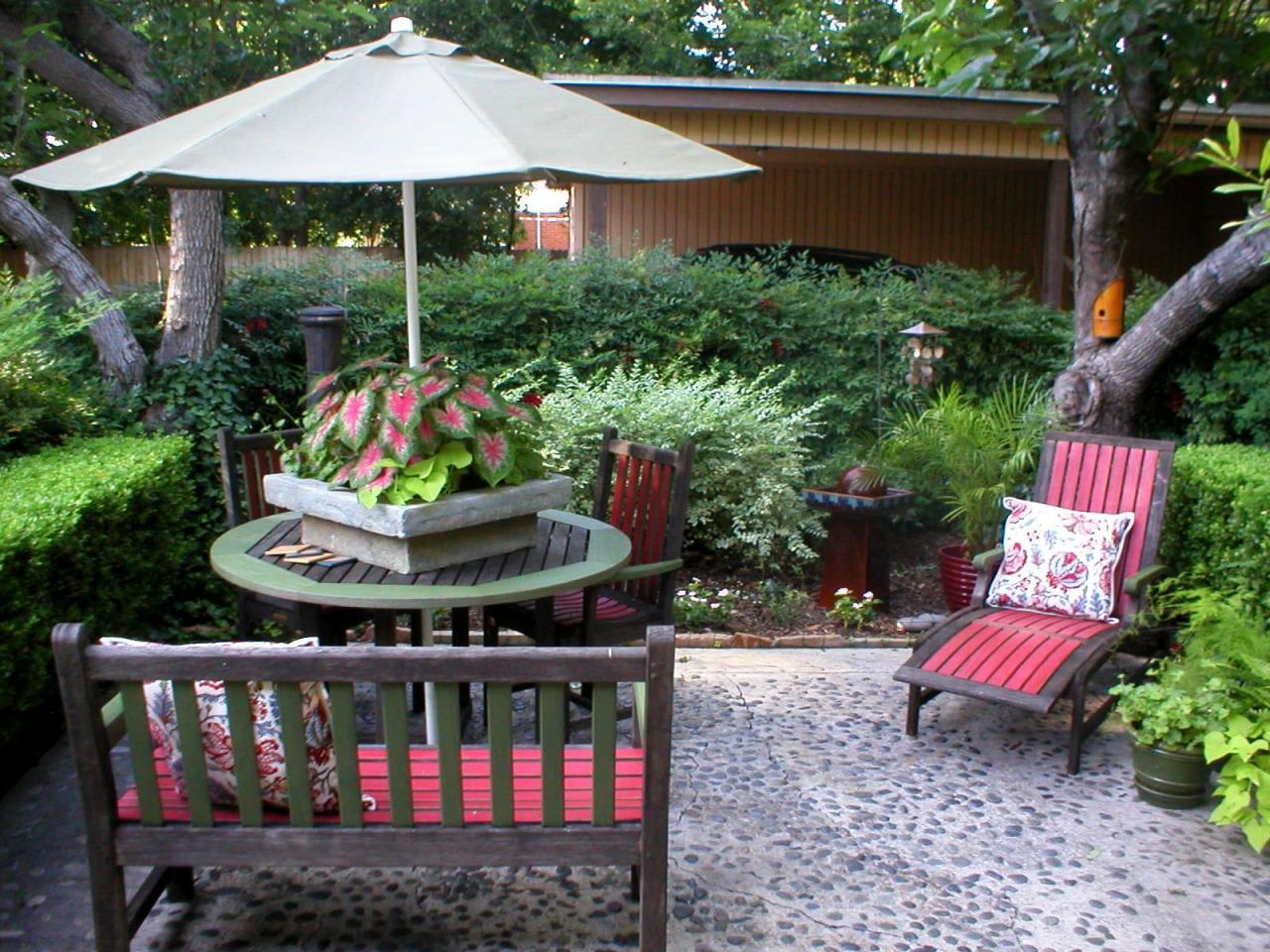 Quick   Chic Outdoor Decorating Tips  HGTV