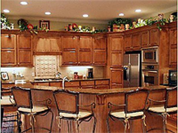 rope light on top of kitchen cabinet